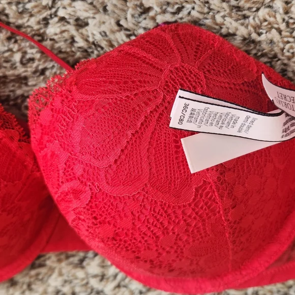 Brand new Victorias Secret multi way push up lace Bra - 36 C - Picture 2 of 2